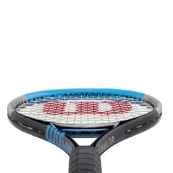 Wilson Raquette De Tennis Adulte Ultra 100 V3.0 Noire Bleue NON CORDEE -Arten Tennis Magasin raquette de tennis adulte ultra 100 v30 noire bleue non cordee 2