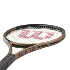 Raquette De Tennis Adulte - WILSON BLADE 100 V8 Verte 300g Non Cordée -Arten Tennis Magasin raquette de tennis adulte wilson blade 100 v8 verte 300g non cordee 5